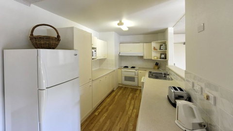 Right On The Sands At Little Beach And Walk To The Heart Of Nelson Bay - Rental Cars 3