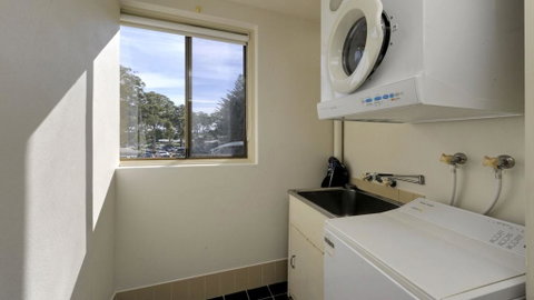 Right On The Sands At Little Beach And Walk To The Heart Of Nelson Bay - Rental Cars 2