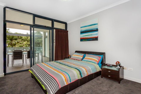 Rockingham Beachfront Apartment - Rental Cars 1