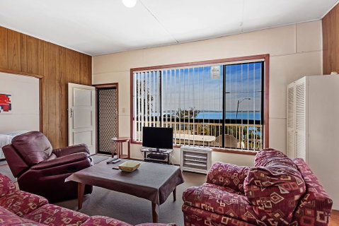 Ronem Cottage, 5 Gloucester Street - Rental Cars 1