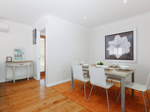 Rubys Retreat', 44 Achilles Street - Pet Friendly, Aircon & Boat Parking - Rental Cars 3