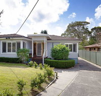 Rubys Retreat' 44 Achilles Street - pet friendly aircon  boat parking - Rental Cars