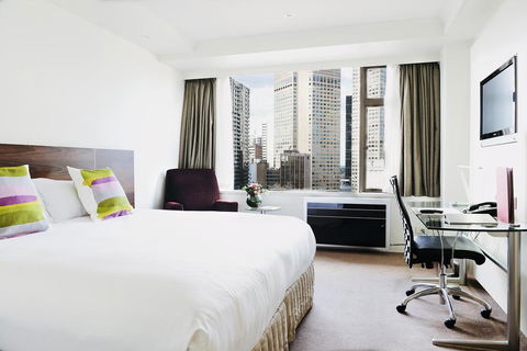 Rydges Melbourne - Rental Cars 0