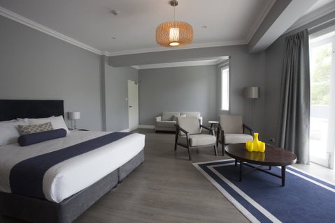 Seabreeze Hotel - Rental Cars 3