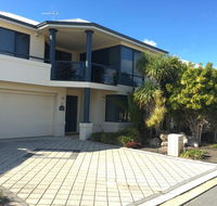 Seahaven by Rockingham Apartments - Rental Cars
