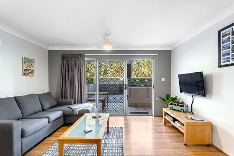 Shoal Bay Beach Apartments, 6/2 Shoal Bay Road - Rental Cars 1