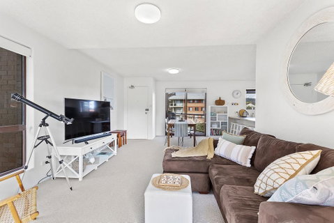 Shoreline, Unit 15,1 Intrepid Close - Rental Cars 3