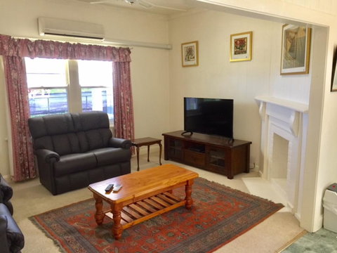Smith Street Cottage Naracoorte - Rental Cars 2