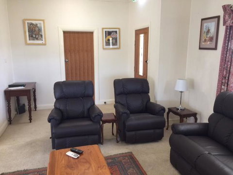 Smith Street Cottage Naracoorte - Rental Cars 3