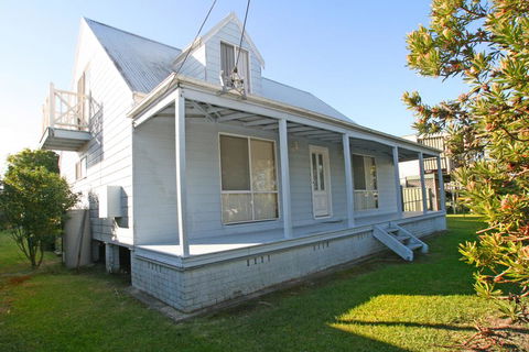 South Sussex's Blue Cottage - Rental Cars 1