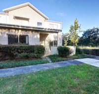 Stunning Holiday Townhouse - Rental Cars