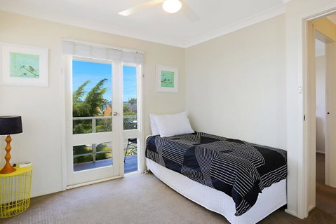 Stunning Home In Salamander Bay! - Rental Cars 3