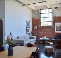 Stylish Warehouse Conversion In The Heart of Fitzroy - Rental Cars
