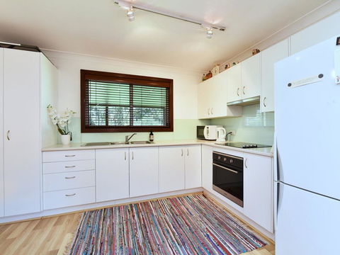 Summerfield Cottage - Hunter Valley, Renovated House In Central North Rothbury - Rental Cars 1
