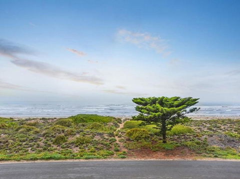 Tahren Beachfront Shack - Rental Cars 3