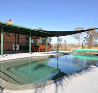 Talga Escape Rothbury with pool and views - Rental Cars