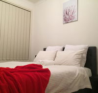 Tasha's Apartments on Kerry - Rental Cars