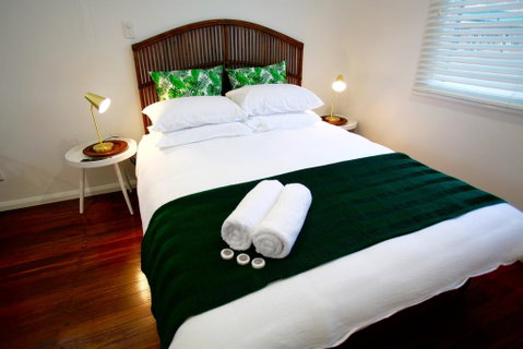 Tea Gardens Hotel - Rental Cars 0