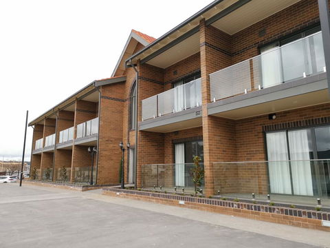 The Abbey Motel Goulburn - Rental Cars 2