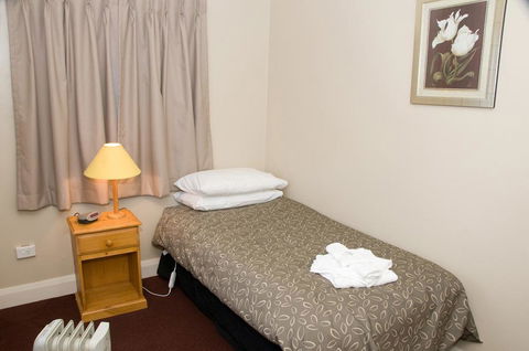 The Alpine Hotel - Rental Cars 3
