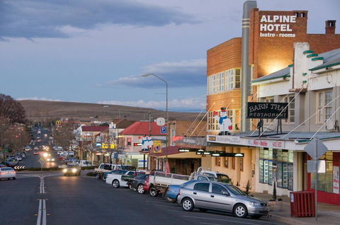 The Alpine Hotel - Rental Cars 1