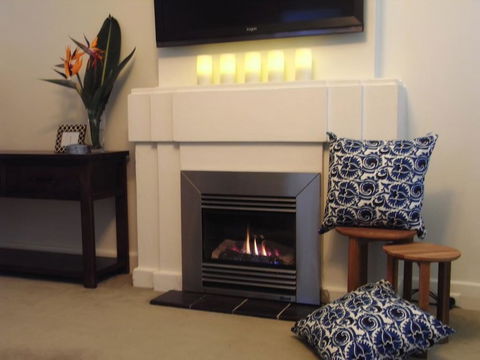 The Beach House Apartment - Rental Cars 1