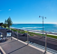 Penguin Waterfront Escape - Rental Cars