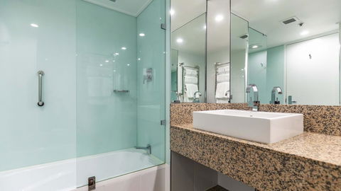 Hotel Grand Chancellor Hobart - Rental Cars 12