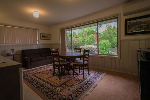 Maria Views Bed & Breakfast - Rental Cars 9
