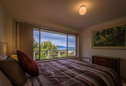 Maria Views Bed & Breakfast - Rental Cars 8