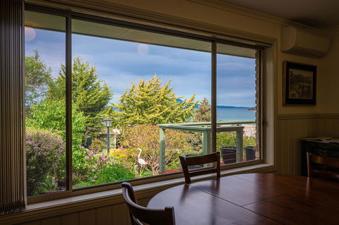 Maria Views Bed & Breakfast - Rental Cars 10