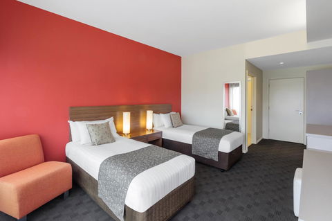 Travelodge Hotel Hobart Airport - Rental Cars 4