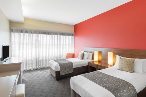 Travelodge Hotel Hobart Airport - Rental Cars 7