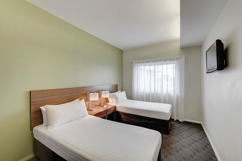 Travelodge Hotel Hobart Airport - Rental Cars 10