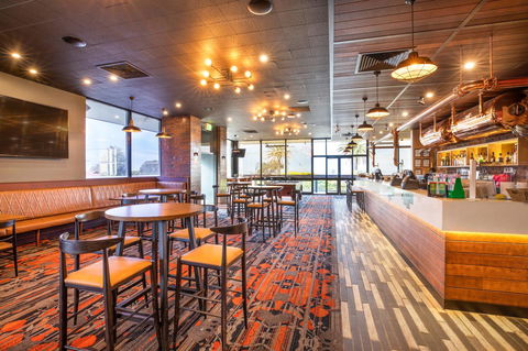 Nightcap At Sandringham Hotel - Rental Cars 10
