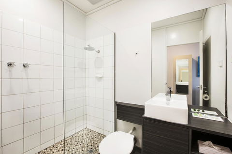 Nightcap At Sandringham Hotel - Rental Cars 19