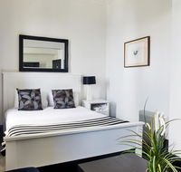 The Royal Hotel Mornington - Rental Cars