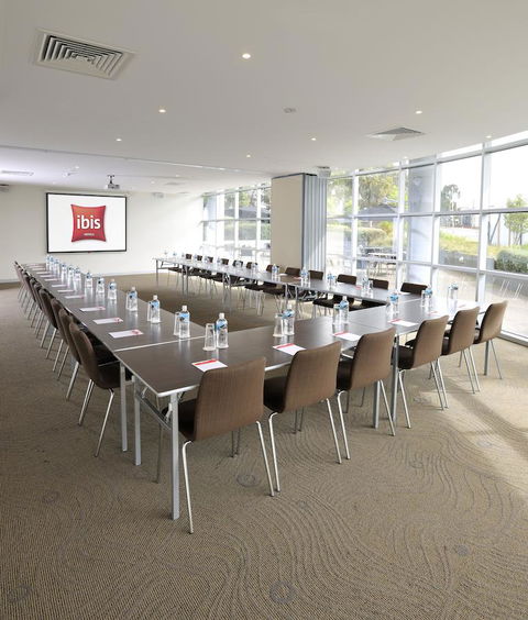 Ibis Melbourne - Glen Waverley - Rental Cars 25