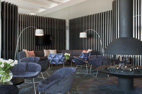 Crown Metropol Melbourne - Rental Cars 9