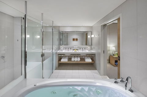 Crown Promenade Melbourne - Rental Cars 28