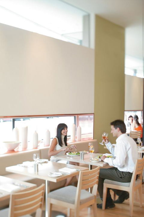 Crown Promenade Melbourne - Rental Cars 12
