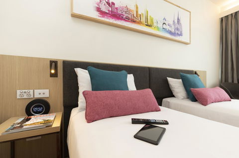 Ibis Melbourne Central - Rental Cars 7
