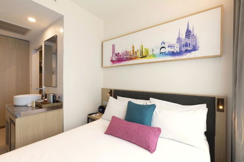 Ibis Melbourne Central - Rental Cars 5