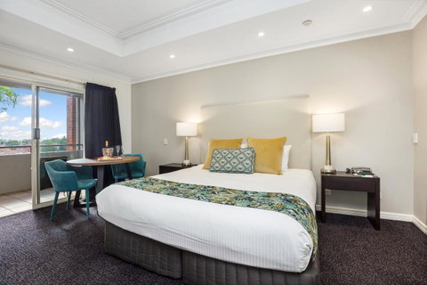 All Seasons Resort Hotel Bendigo - Rental Cars 5