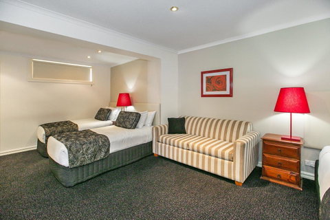 All Seasons Resort Hotel Bendigo - Rental Cars 16
