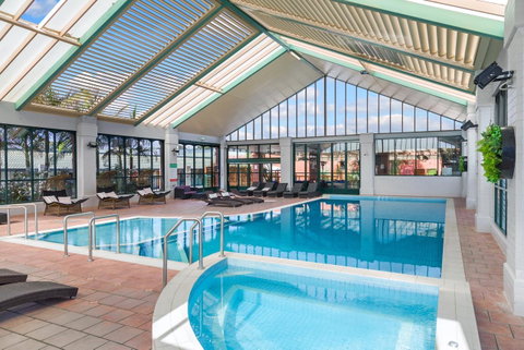 All Seasons Resort Hotel Bendigo - Rental Cars 1