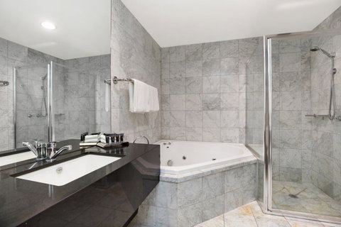 All Seasons Resort Hotel Bendigo - Rental Cars 10