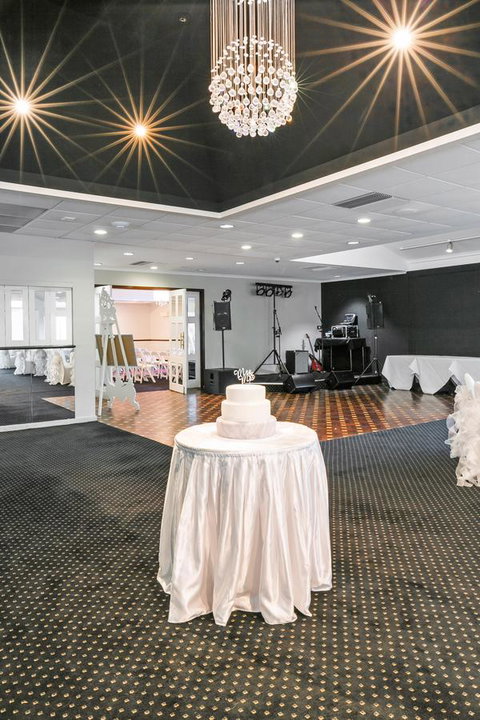 All Seasons Resort Hotel Bendigo - Rental Cars 43