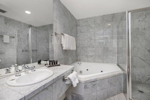 All Seasons Resort Hotel Bendigo - Rental Cars 7