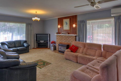 Jacaranda House - Rental Cars 1